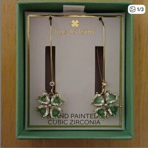 4 LEAF CLOVER EARRINGS TRUE TO FORM NIB GREEN GOLD CUBIC ZIRCONIA SPARKLING